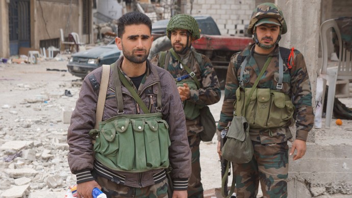 Binh sĩ Syria trong thành phố tan nát vì bom đạn Darayya