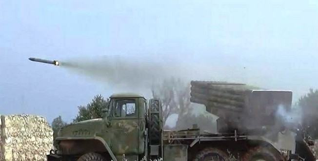 Pháo phản lực BM-21 của quân đội Syria khai hỏa ở Aleppo