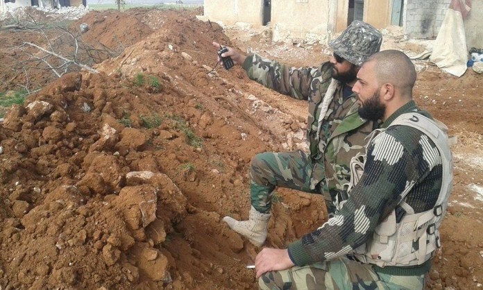 Các sĩ quan lực lượng Tigers ở Aleppo