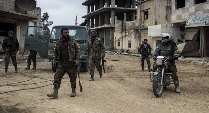 Các binh sĩ Syria tại vùng nông thôn tỉnh Hama
