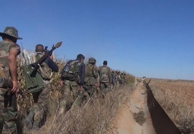 Binh sĩ lực lượng Tigers hành quân trên chiến trường Aleppo
