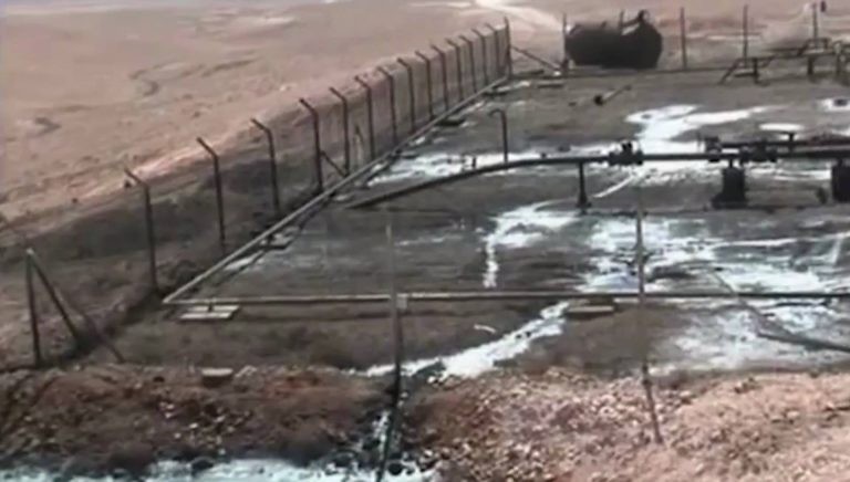 Binh sĩ quân đội Syria trên đường tấn công giải phóng khu mỏ dầu Jazal phía đông bắc thành phố Palmyra