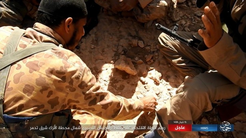 Quân đội Syria bất ngờ hứng thất bại trước IS tại Homs ảnh 3 Quân đội Syria bất ngờ hứng thất bại trước IS tại Homs ảnh 3