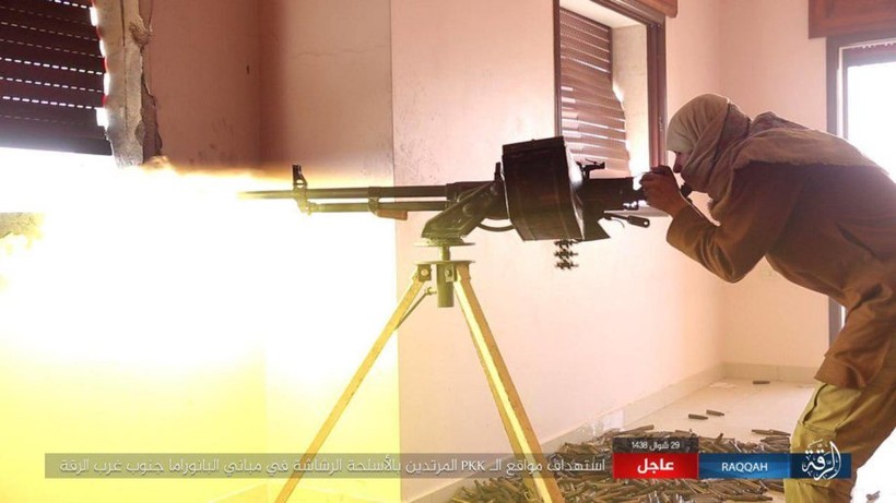Hàng chục phiến quân IS nộp mạng trước SDF ở Raqqa, Syria ảnh 8 Hàng chục phiến quân IS nộp mạng trước SDF ở Raqqa, Syria ảnh 8