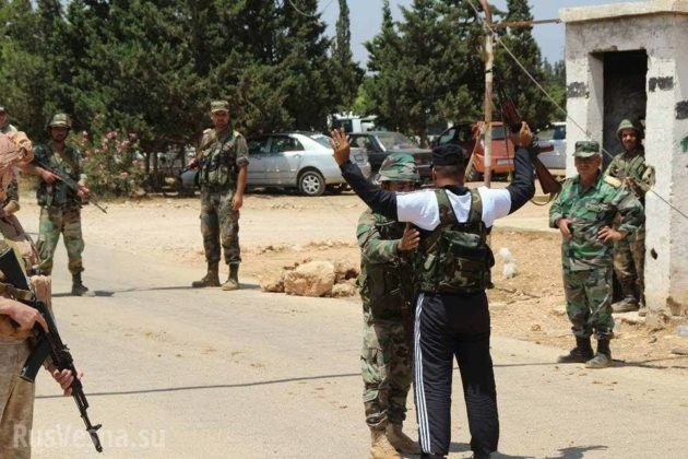 Phiến quân Syria lũ lượt nộp vũ khí ra hàng tại Hama ảnh 4 Phiến quân Syria lũ lượt nộp vũ khí ra hàng tại Hama ảnh 4