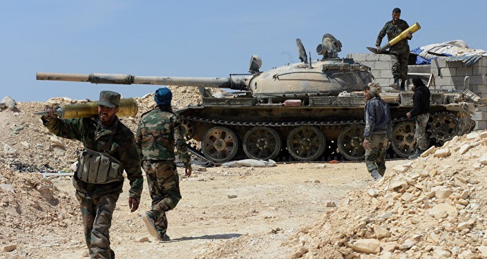 Xe tăng quân đội Syria chiến đấu ở Đông Ghoutata