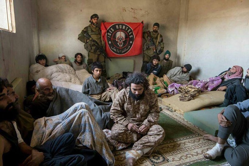 Chiến sự Syria: Đặc nhiệm “Săn IS” bắt sống 250 phiến quân IS ảnh 1 Chiến sự Syria: Đặc nhiệm “Săn IS” bắt sống 250 phiến quân IS ảnh 1