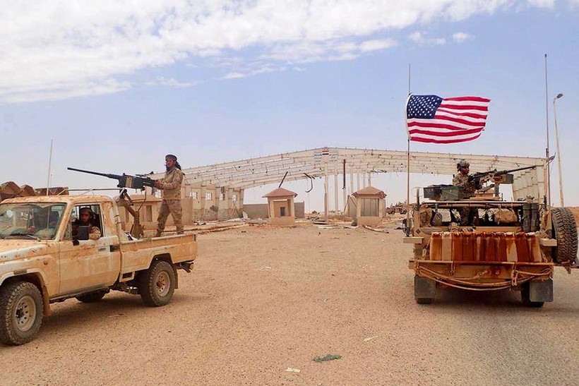 Căn cứ quân sự Mỹ khu vực thị trấn at- Tanf, biên giới Syria – Iraq – Jordan - ảnh South Front