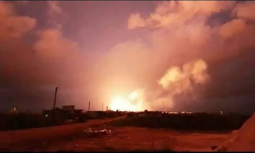 Không quân Nga không kích đêm ở tỉnh Idlib - ảnh video quân đội Syria
