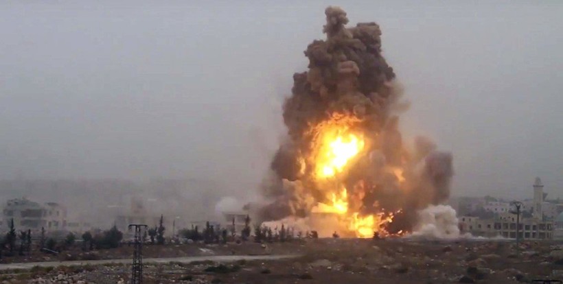 Một vụ đánh bom xe tự sát của IS trên vùng nông thôn phía đông tỉnh Deir Ezzor  tuần trước - ảnh South Front