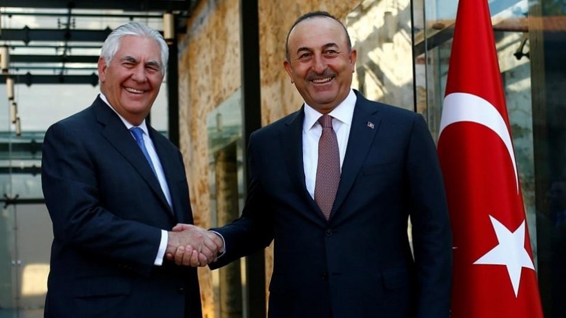 Ngoại trưởng Mỹ Rex Tillerson và Bộ trưởng Ngoại giao Thổ Nhĩ Kỳ Mevlut Cavusoglu tại Istanbul, ảnh Sama TV