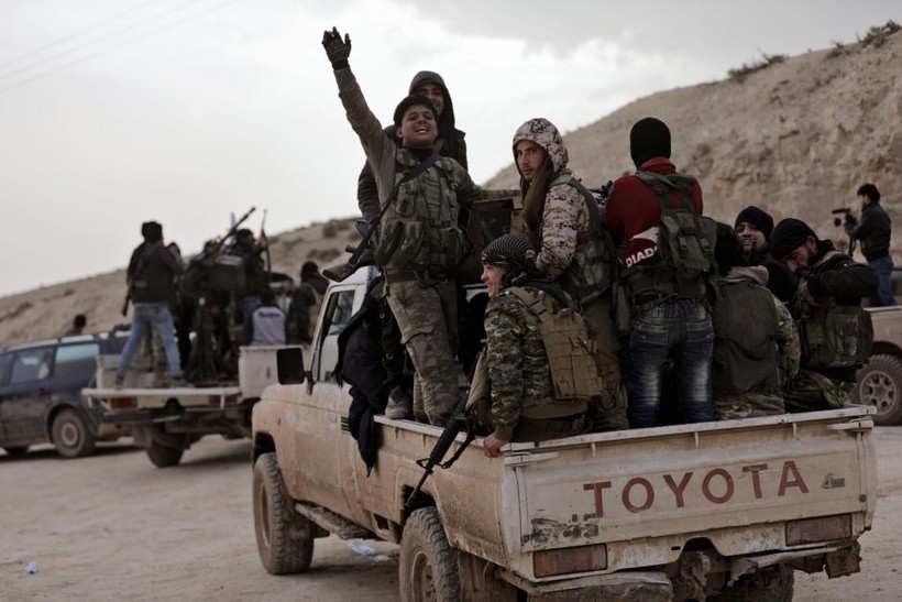 Các tay súng Hồi giáo cực đoan FSA tấn công về Afrin - ảnh minh họa South Front