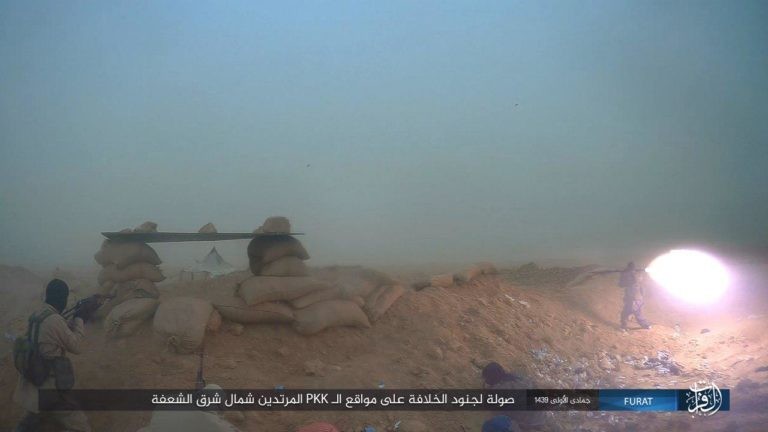 IS giáng đòn khiến người Kurd Syria điên đảo tại Deir Ezzor ảnh 11