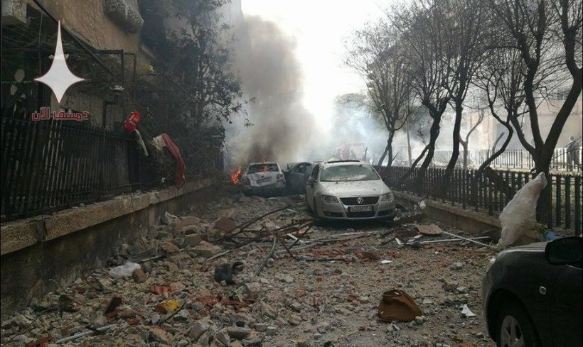 Phiến quân Syria tấn công khủng bố Damascus, Mỹ buộc tội Nga ảnh 1