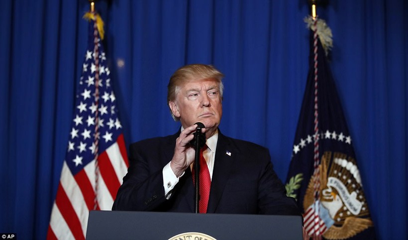 Tổng thống Mỹ Donakd Trump tuyên bố sẵn sang tấn công chống chính quyền Syria