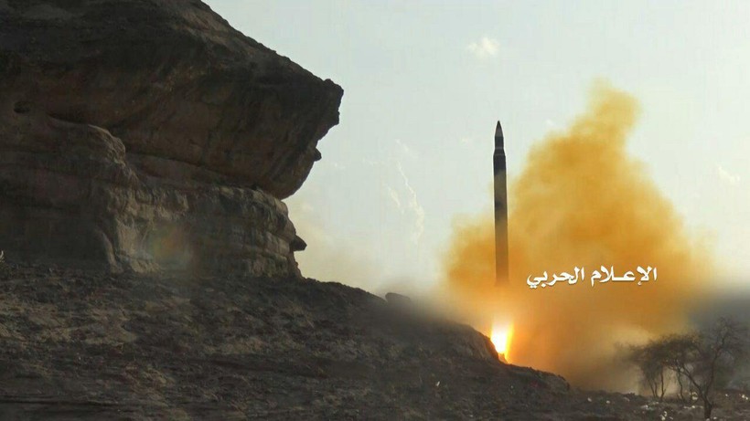Phiến quân Houthi phóng tên lửa đạn đạo tấn công Bộ quốc phòng Ả rập Xê út ảnh 1 Phiến quân Houthi phóng tên lửa đạn đạo tấn công Bộ quốc phòng Ả rập Xê út ảnh 1