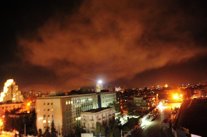 Hơn 100 tên lửa Mỹ, Anh, Pháp ồ ạt tấn công những mục tiêu nào ở Syria ảnh 3 Hơn 100 tên lửa Mỹ, Anh, Pháp ồ ạt tấn công những mục tiêu nào ở Syria ảnh 3