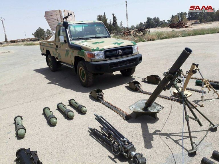 Quân cảnh Nga tước vũ khí phe thánh chiến Syria đầu hàng ảnh 4 Quân cảnh Nga tước vũ khí phe thánh chiến Syria đầu hàng ảnh 4