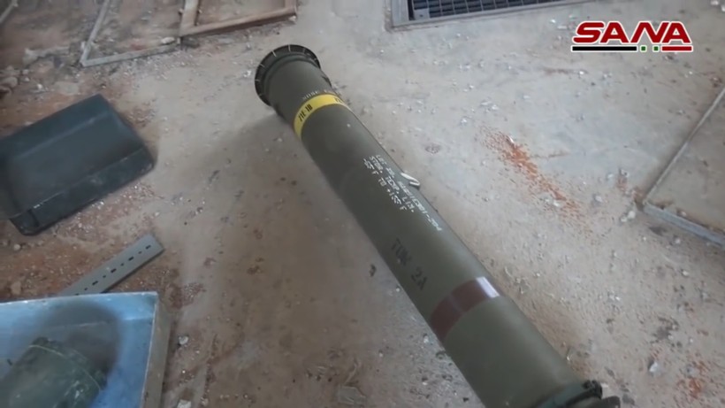 Vũ khí chống tăng được sản xuất ở phương Tây bị thu giữ ở ngoài ô Daraa. Ảnh minh họa video SANA
