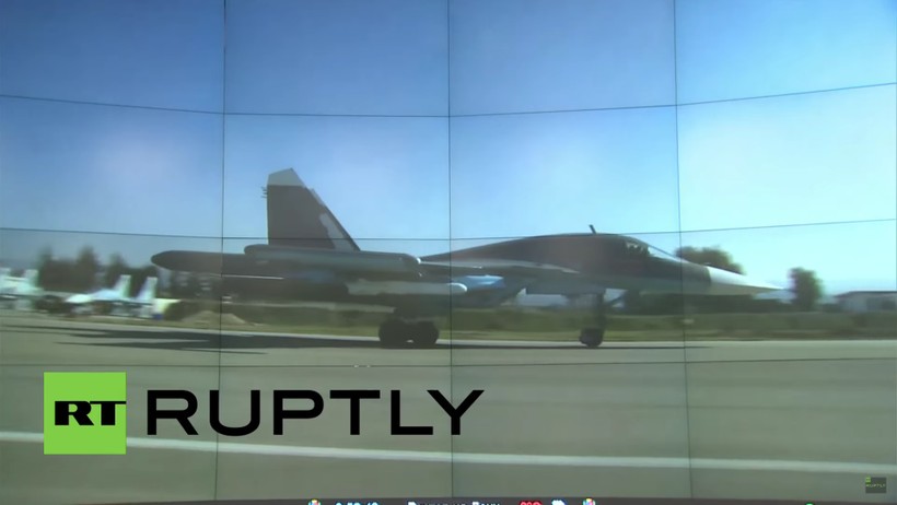 Máy bay ném bom Su-34 mang tên lửa chống tàu Kh-35 xuất kích. Ảnh minh họa video Ruptly