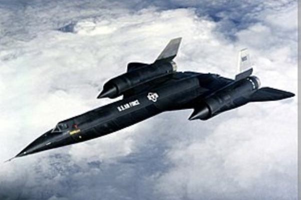 Siêu phi cơ tốc độ siêu âm Lockheed SR-71 Blackbird. Ảnh minh họa Popular Mechanics