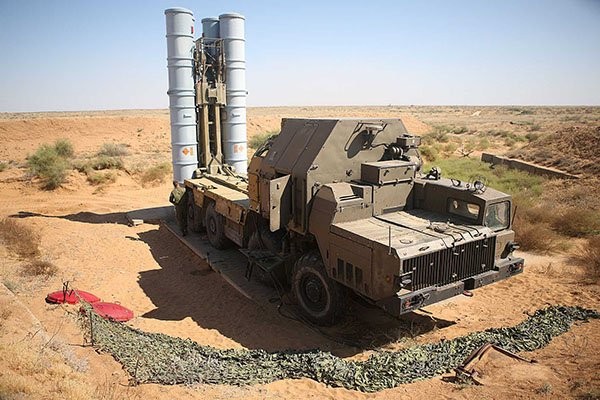 Hệ thống tên lửa S-300 trên chiến trường Syria. Ảnh minh họa Rusian Gazeta