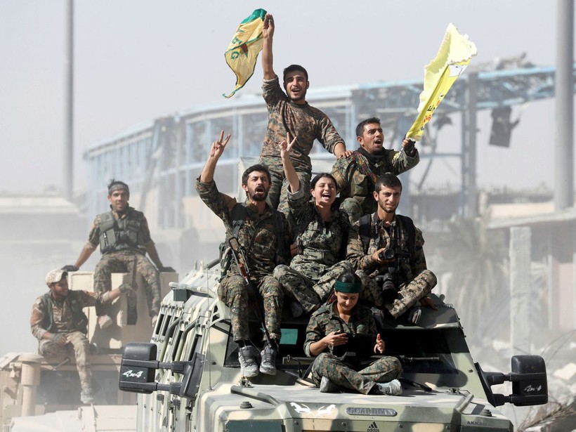 Các dân quân người Kurd trên chiến trường Deir Ezzor. Ảnh minh họa: Masdar News.