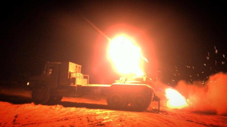 Lực lượng pháo binh - tên lửa dân quân người Shi'a Iraq (PMU) tấn công tiêu diệt IS ở Deir Ezzor.
