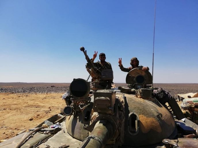Binh sĩ quân đội Syria trên chiến trường sa mạc Deir Ezzor. Ảnh minh họa: Masdar News.