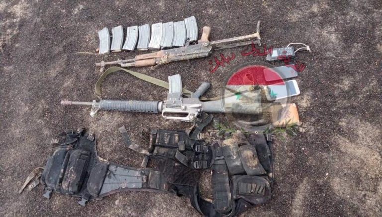 Vũ khí trang bị của nhóm IS bị tiêu diệt trên chiến trường sa mạc Damascus. Ảnh South Front