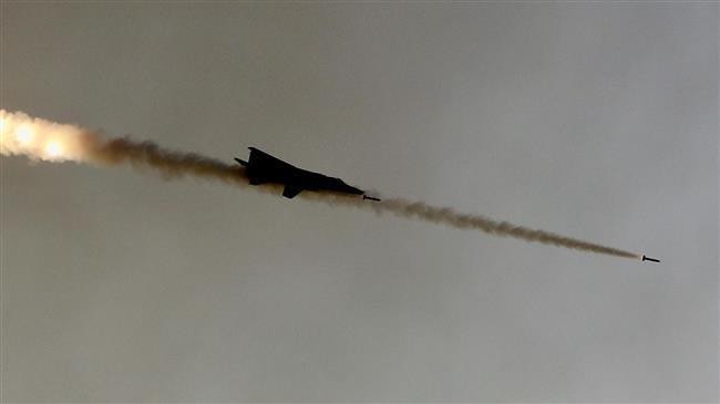 Máy bay Ấn Độ phóng tên lửa. Ảnh minh họa Press TV