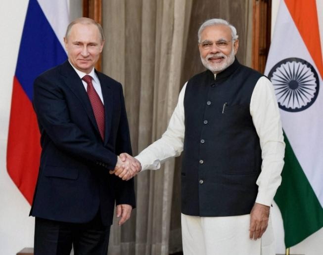 Tổng thống Nga Vladimir Putin và Thủ tướng Ấn Độ Narendra Modi. Ảnh: Times Of Oman