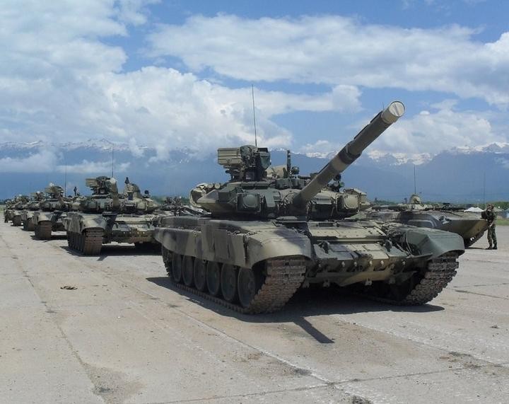 Xe tăng chiến đấu dòng T-90 của Quân đội Nga. Ảnh: Sina.