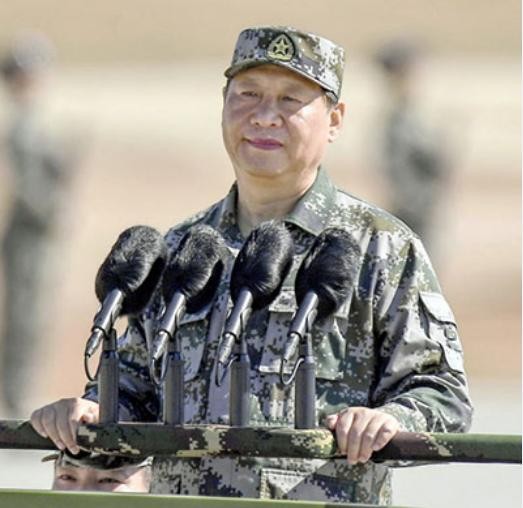 Chủ tịch Trung Quốc Tập Cận Bình trong Lễ duyệt binh kỷ niệm tròn 90 năm thành lập quân đội Trung Quốc ngày 30/7/2017. Ảnh: Nikkei.