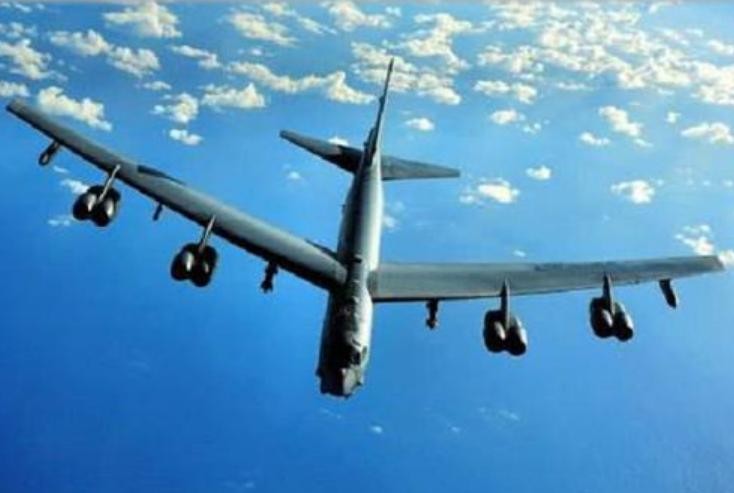 Máy bay ném bom B-52 của không quân Mỹ. Ảnh: Sina.