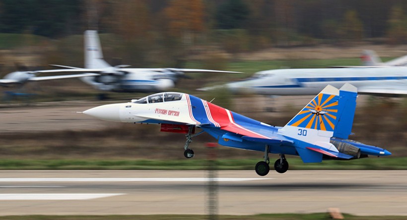 Máy bay trong đội hình "Tráng sí Nga"