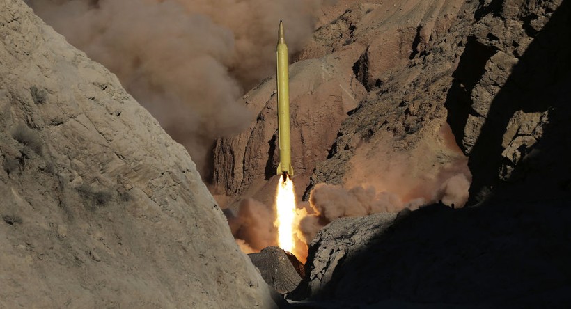 Tên lửa Iran rời bệ phóng