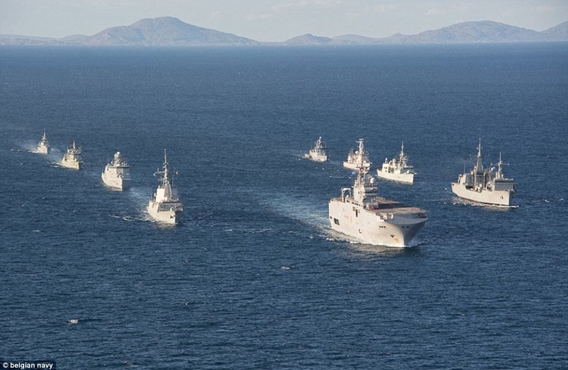 Dàn chiến hạm NATO hộ tống tàu sân bay Nga khi đi qua eo biển Anh sang tham chiến tại Syria