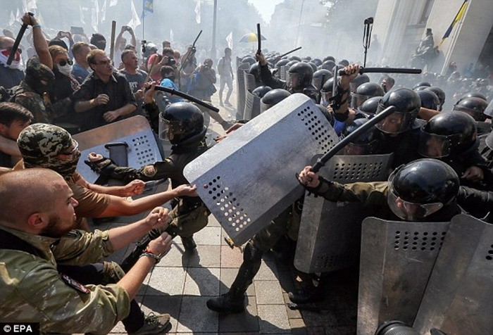 Bạo loạn trong phong trào Maidan lật đổ chính quyền Ukraine năm 2014