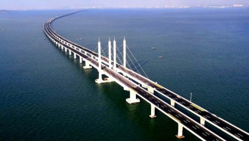 Cầu Kerch nối bán đảo Crimea với lục địa Nga