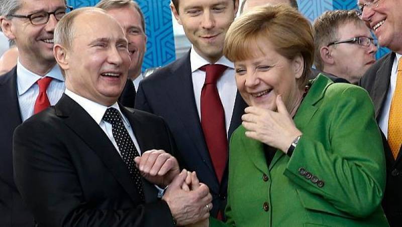 Ông Putin vừa có chuyến thăm Đức và hội đàm với Thủ tướng Merkel
