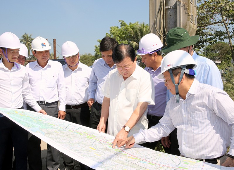 Phó Thủ tướng Trịnh Đình Dũng làm việc về tuyến cao tốc TPHCM - Trung Lương - Mỹ Thuận - Cần Thơ