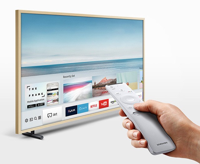 Khi TV biến thành một tác phẩm nghệ thuật sống ảnh 2 Khác với các TV thông thường, The Frame – TV Khung Tranh sẽ ngay lập tức biến thành một bức tranh khi nhấn nút nguồn