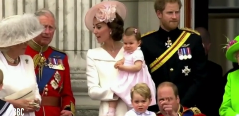 Video về công chúa nhỏ nước Anh gây sốt cộng đồng mạng