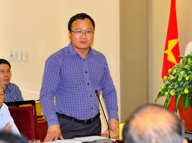 Ông Khuất Việt Hùng, Phó chủ tịch Ủy ban ATGTQG cho biết, xe khách biển số Đồng Nai không có giấy phép kinh doanh, không có thiết bị giám sát hành trình. Ảnh: Ngọc An