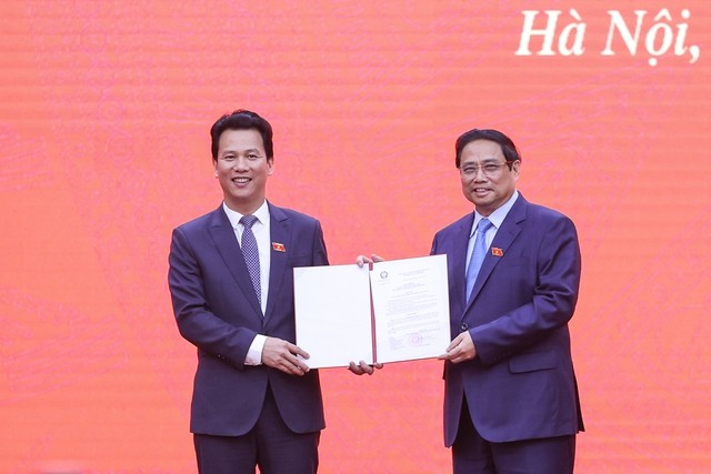 Thủ tướng Phạm Minh Chính trao Quyết định bổ nhiệm tân Bộ trưởng Bộ Tài nguyên và Môi trường - Ảnh 1. Thủ tướng Phạm Minh Chính trao Quyết định bổ nhiệm tân Bộ trưởng Bộ Tài nguyên và Môi trường ảnh 1