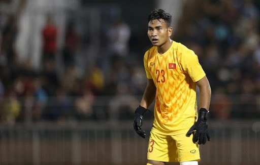Thủ môn Y Êli Niê (số 23) của U19 Bình Định bị nhận án phạt 5 triệu đồng và bị đình chỉ thi đấu 2 trận kế tiếp. Ảnh VFF