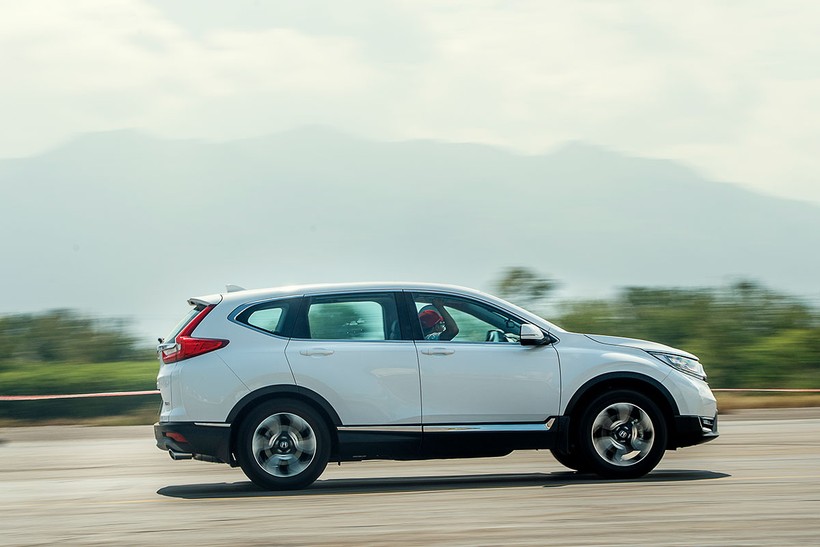 Honda CR-V tăng giá gần 200 triệu, khách hàng Việt lãnh đủ ảnh 2 Honda CR-V tăng giá gần 200 triệu, khách hàng Việt lãnh đủ ảnh 2