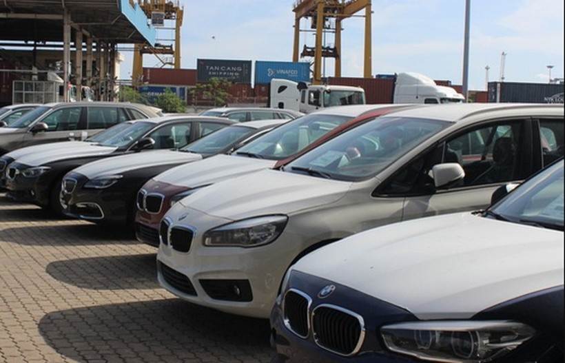 Hơn 600 xe BMW phơi mưa nắng ở Việt Nam sẽ tái xuất về Đức
