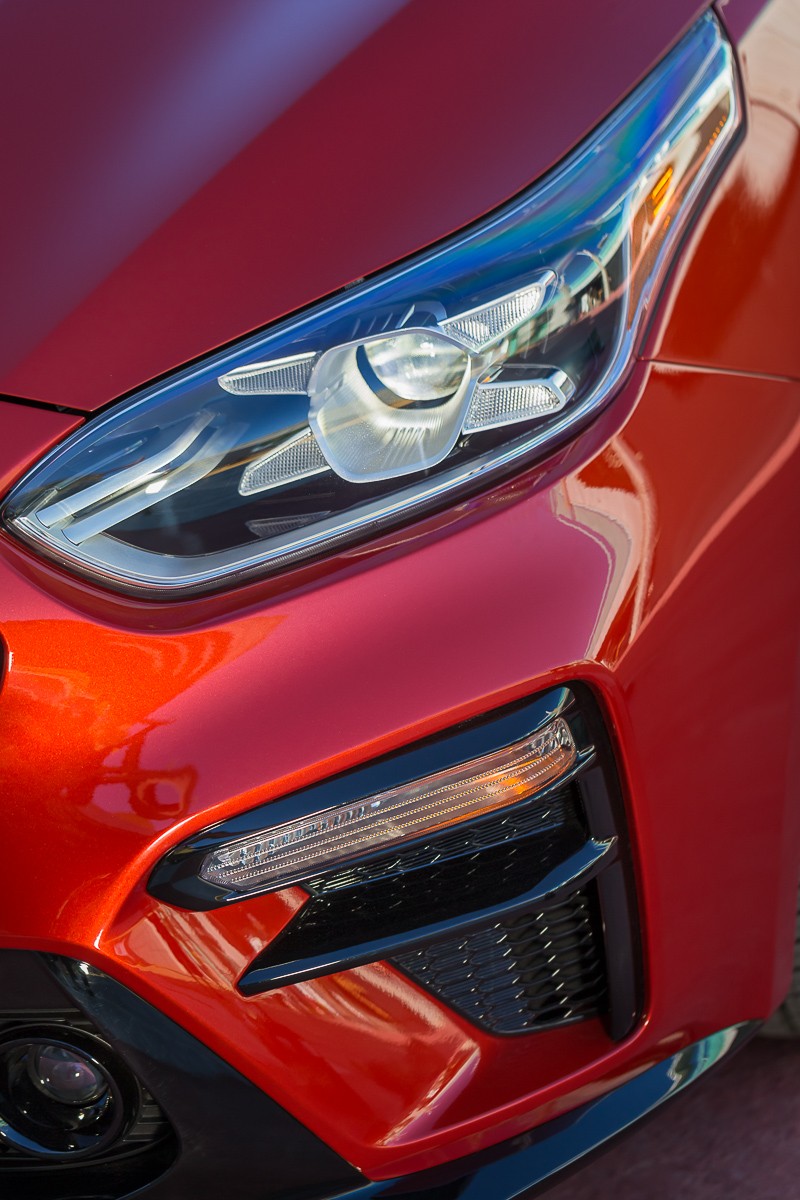 Kia Forte 2019 thế hệ mới chính thức lộ diện tại triển lãm Naias 2018 ảnh 10 Kia Forte 2019 thế hệ mới chính thức lộ diện tại triển lãm Naias 2018 ảnh 10